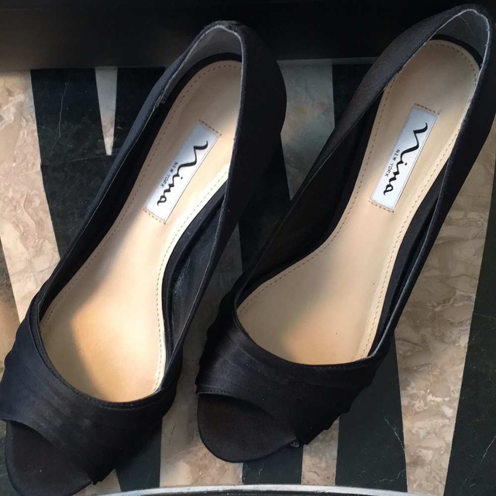 Nina Vesta-LS peep toe Black Lister 7 M